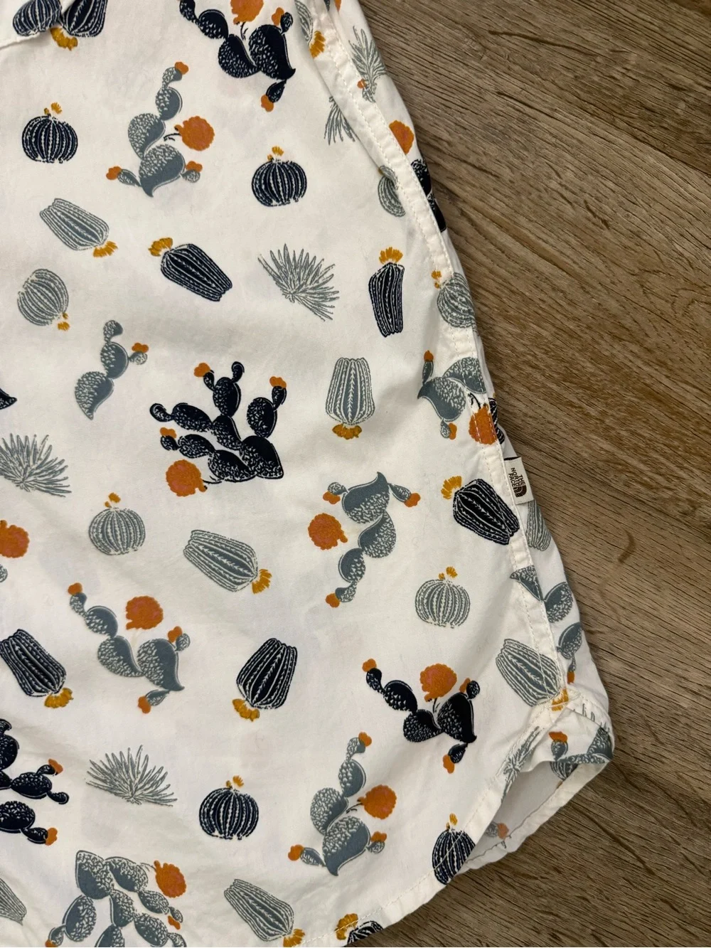 The North Face • Baytrail Pattern Shirt Gardenia White Cacti Print